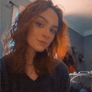 Meet your Posher, Alexis